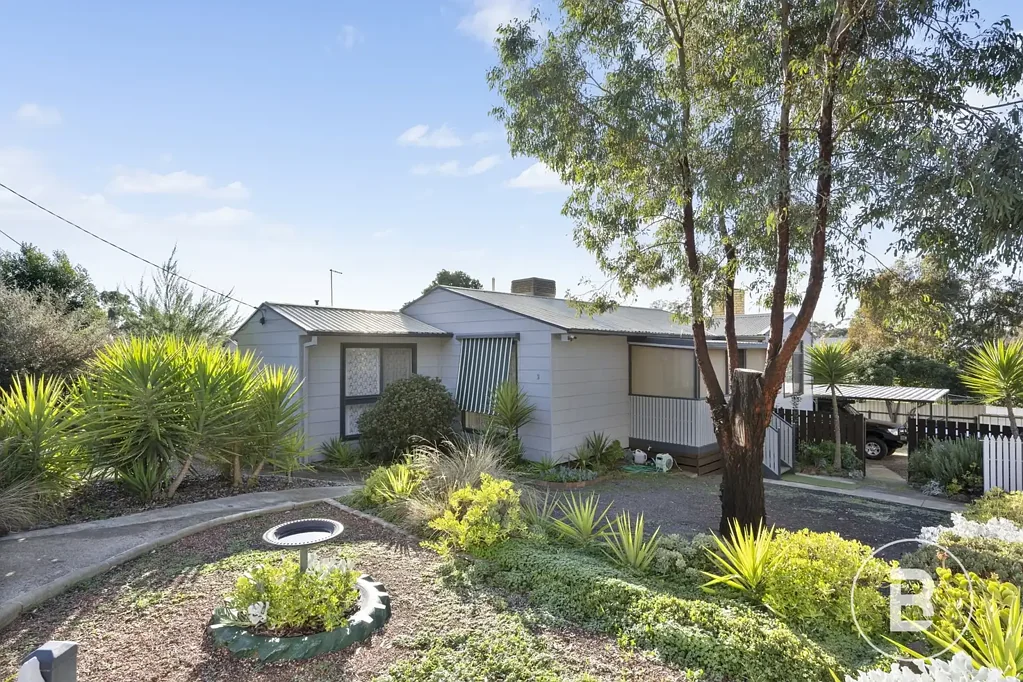 Maryborough 4 Bedroom Delightful Family Home, Low-Maintenance Yard on Private Corner Block