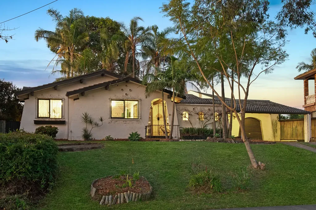 Baulkham Hills 3Moenga Elevated Charm with a View to Match