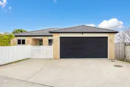 110C Royal Road, Massey