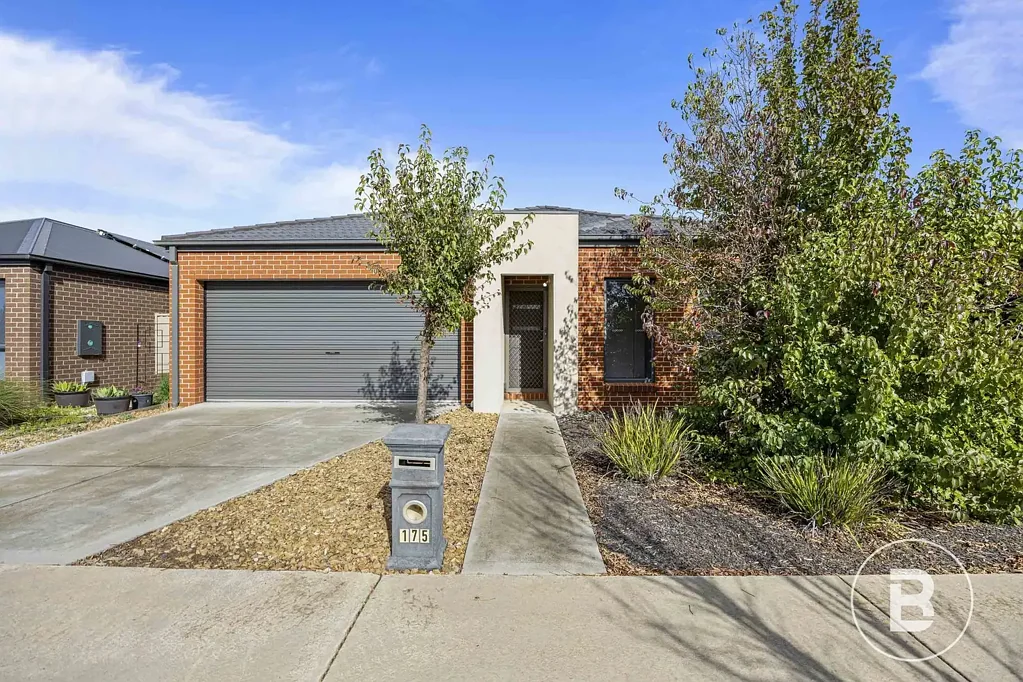 4 BEDROOM HOME WITH OUTDOOR ALFRESCO