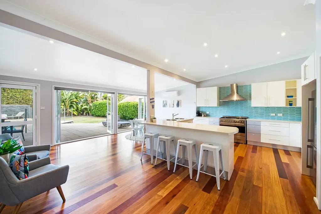 The Entrance North 5ห้องนอน Coastal Home with All the “I Wants” – Move Straight In & Head to the Beach