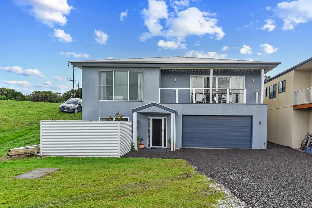 Robe 4침실 Coastal Elevation and Modern Living Steps from the Water