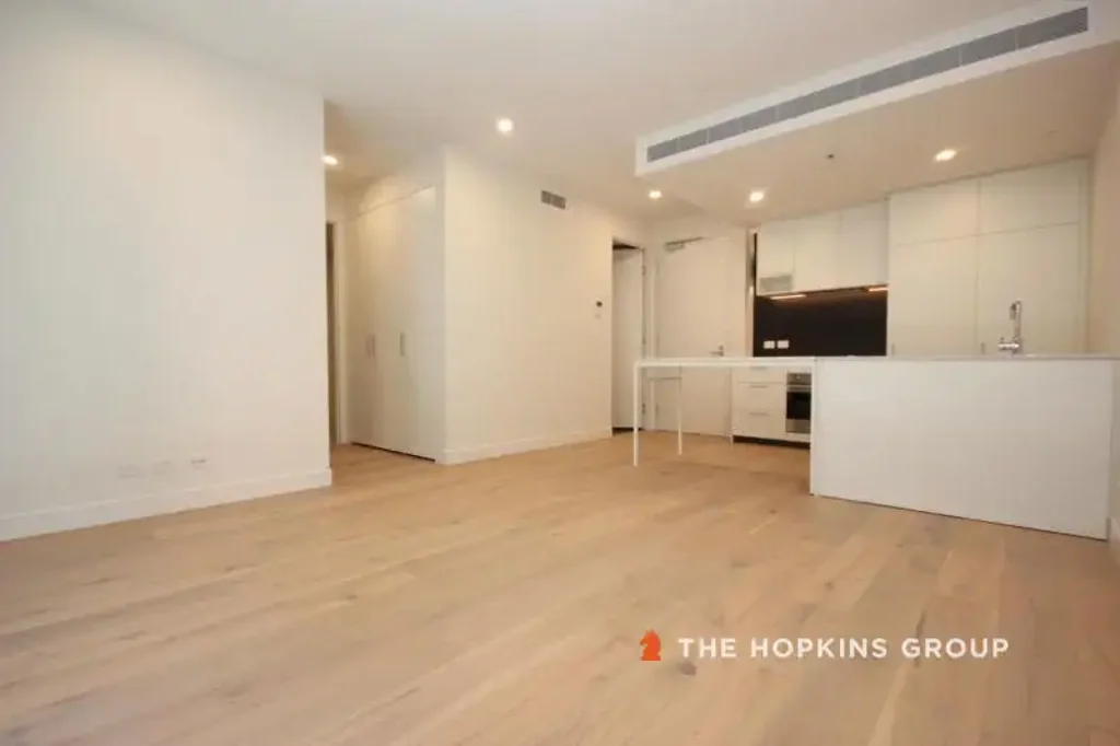 Everything you need right at your door with this 2 bedroom apartment in East Brunswick Village!