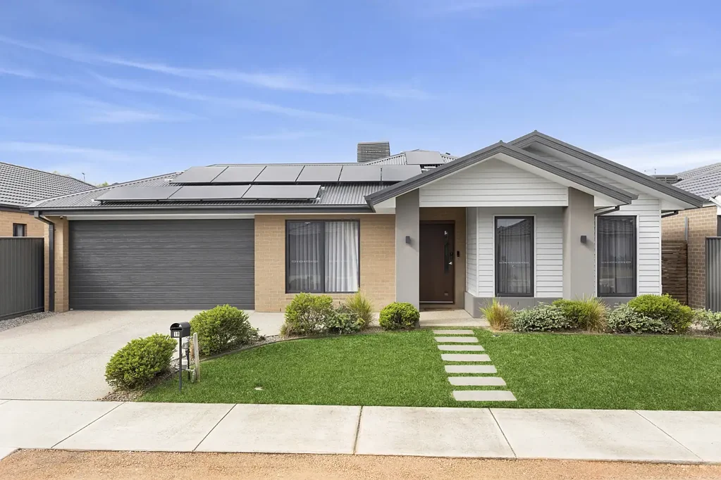 Lara 4房  Contemporary Home with Character and Charm