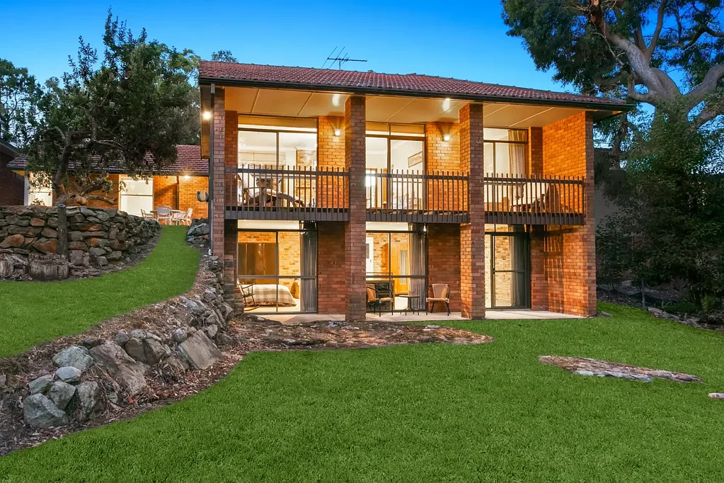 Beecroft 4બેડરૂમ Treetop family sanctuary in lush east-side setting