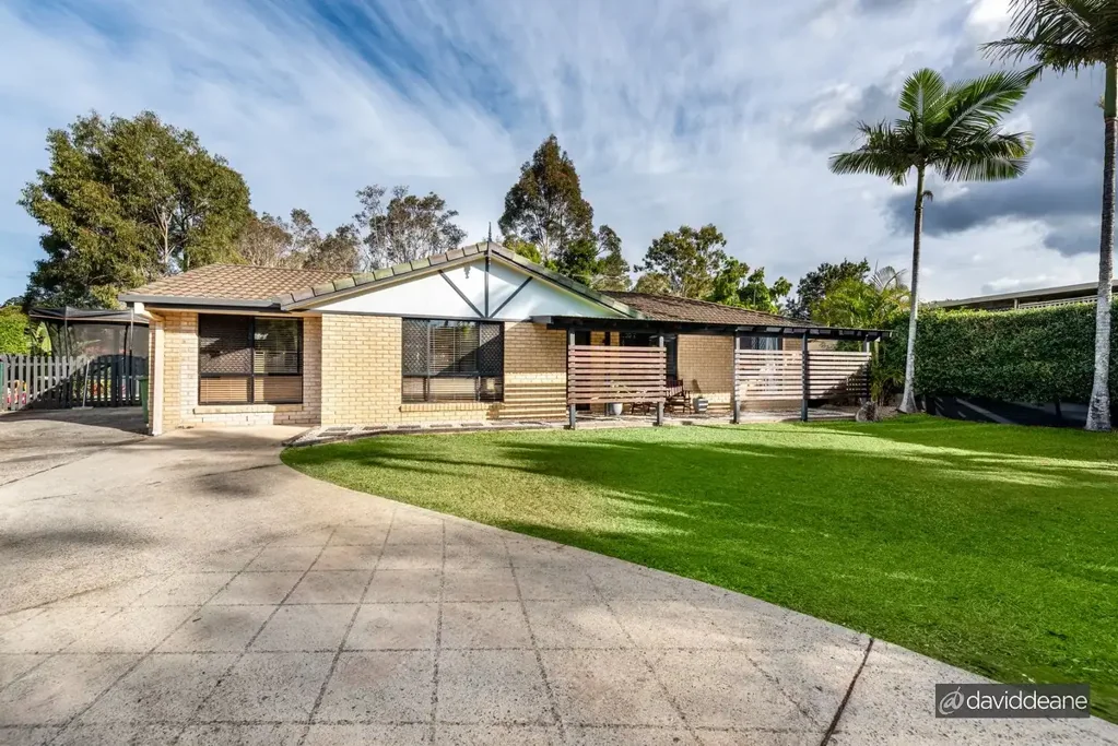 Charming 3-bedroom, 1-bathroom with space for the Whole family