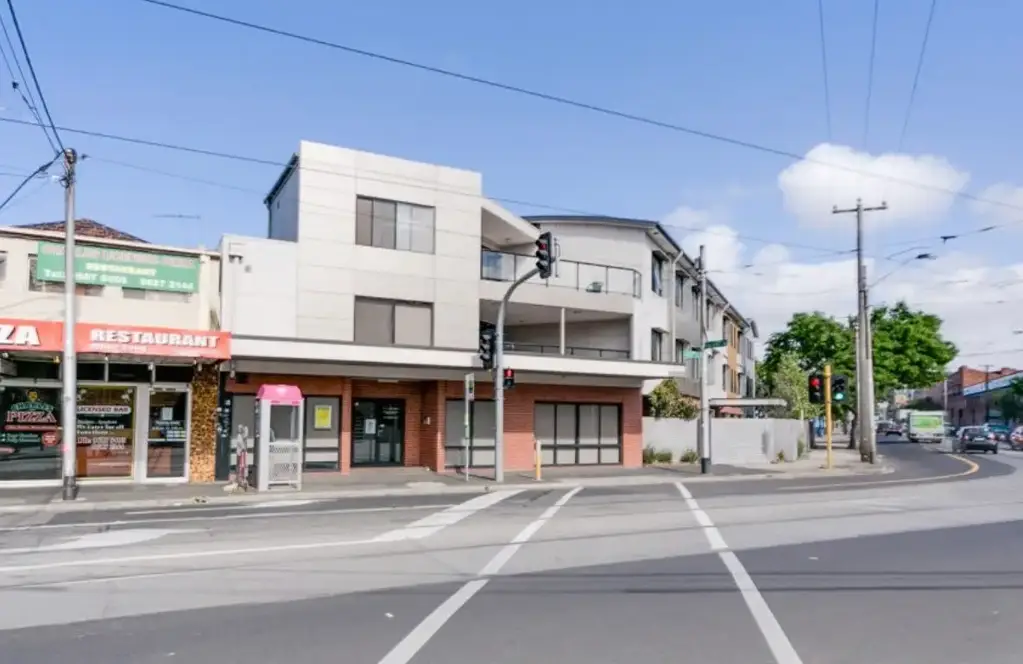 Footscray 1Zimmer High-Yield Investment - Rented at $325 per week!