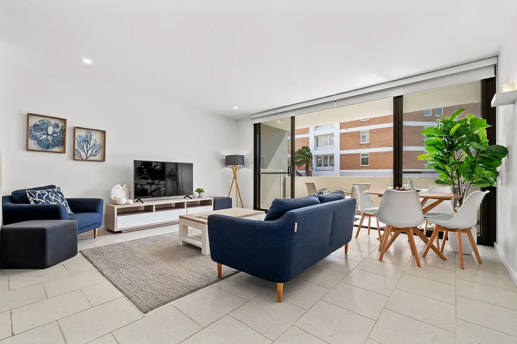 Modern furnished 1 bedroom apartment in the heart of Terrigal.