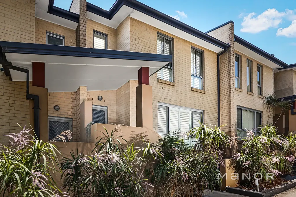 Baulkham Hills 3Phòng ngủ Sun-Filled Style and Effortless Modern Living