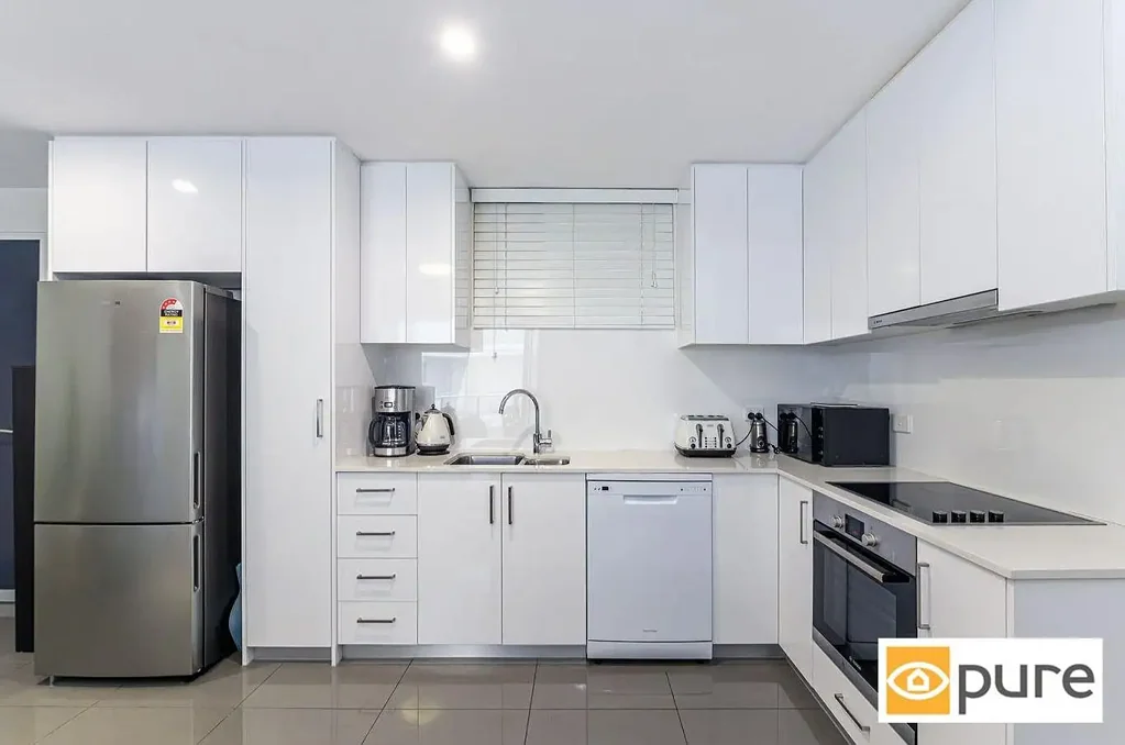 MODERN APARTMENT IN PRIME WEST PERTH LOCATION!