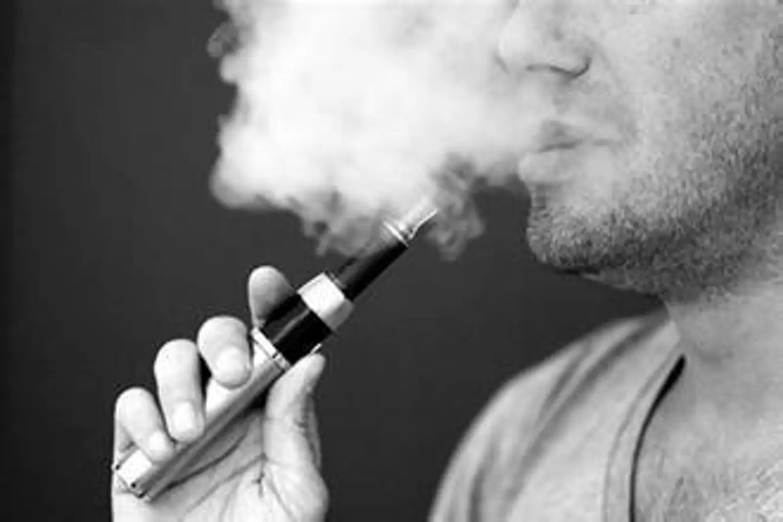 制定新法规，能真正消除电子烟“危机”吗？