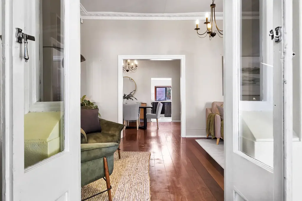 East Victoria Park 2房  Classic Character Home, Reimagined for Modern Living