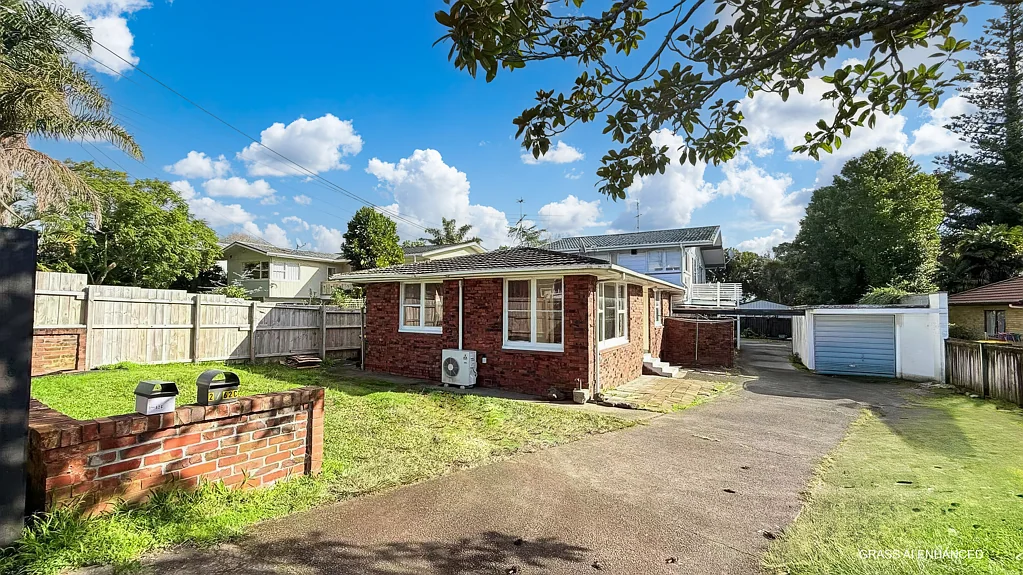 Te Atatu South 2房  Built to Last, Styled to Impress - Brick & Tile with garage
