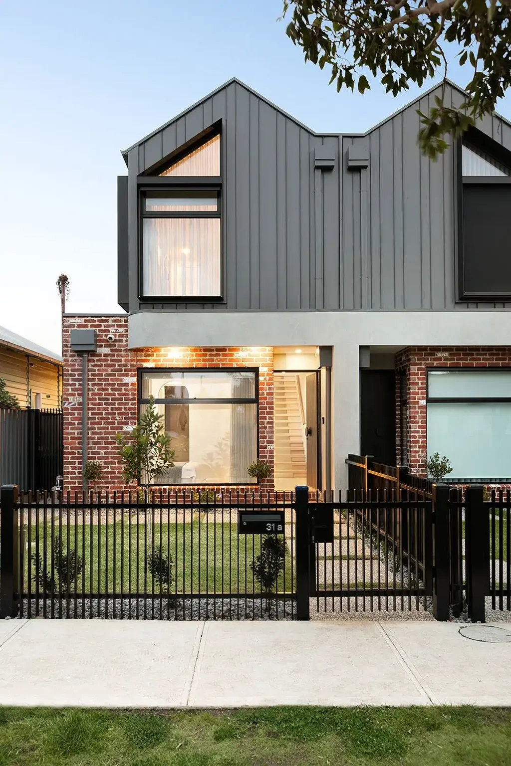Coburg 4ਬੈੱਡਰੂਮ Brand-New Luxury in Lifestyle Precinct