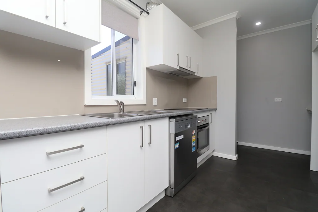 LOVELY MODERN HOME - GREAT ALL ROUNDER