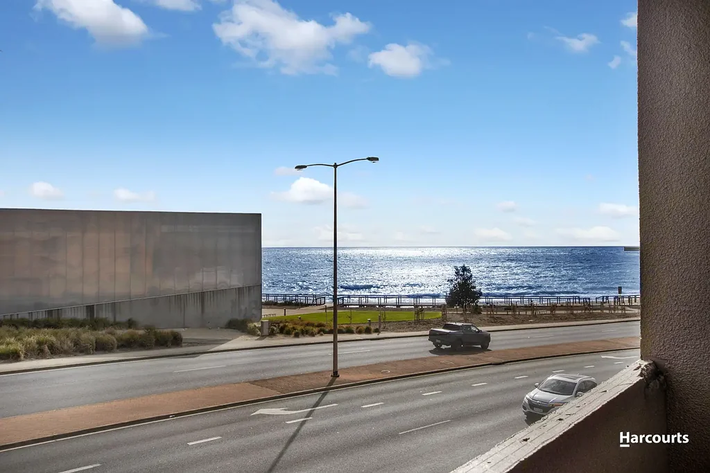 Serene Sea Views by the Burnie CBD!