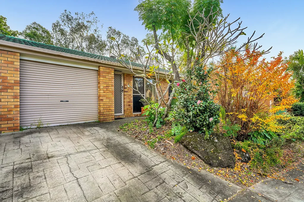 Oxenford 2침실 Convenient Single Level Retreat in a Coveted Oxenford Location