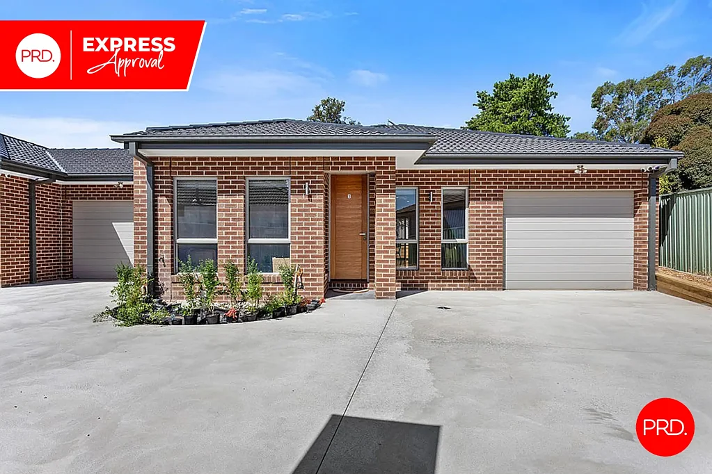 Modern 3 bedroom townhouse.
