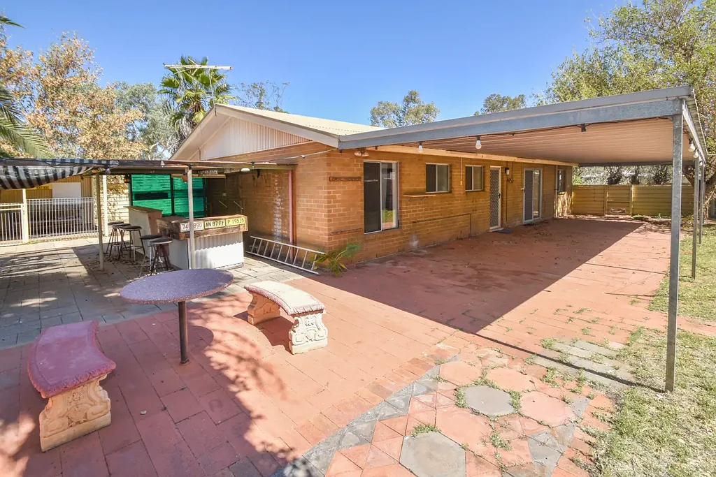 5 Saltbush Court, Sadadeen, NT 870