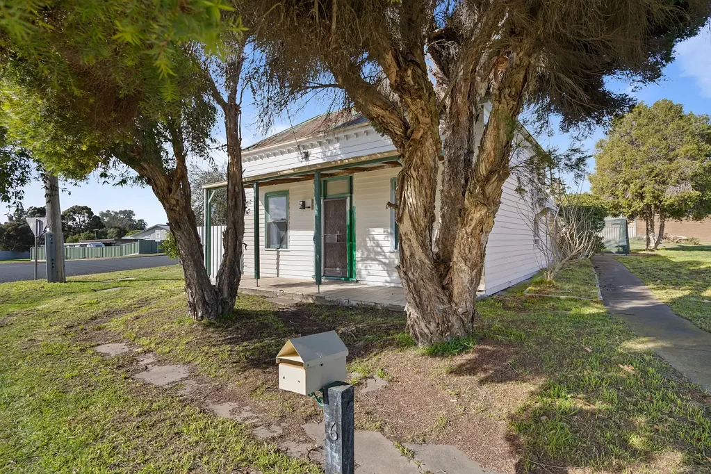Ararat 4 Bedroom Central Home!  Lot 1, 4-6 Campbell St, Ararat