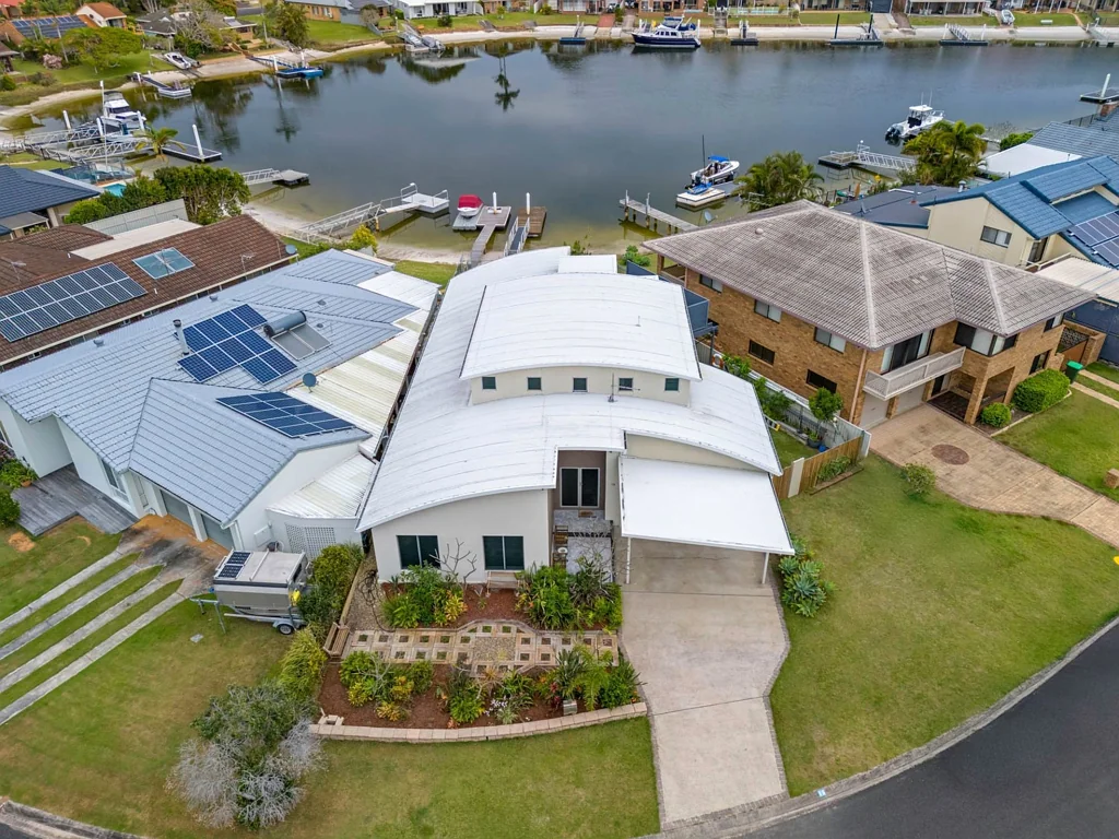 Yamba 3Kwarto WATERFRONT COASTAL LIVING AT ITS BEST : 15 Binnacle Court, Yamba