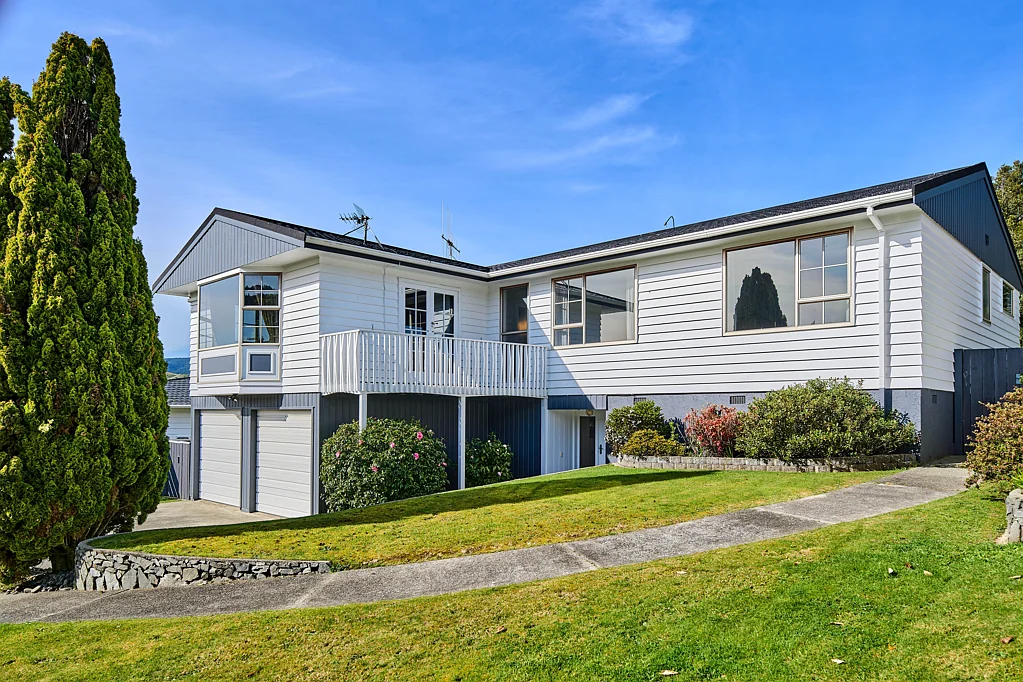 Tawa 5Kwarto PRISTINE FAMILY LIVING IN REDWOOD