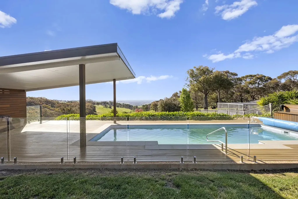 Euroa "Marramarleh" – Exceptional Execution of Contemporary Design with Soaring Views
