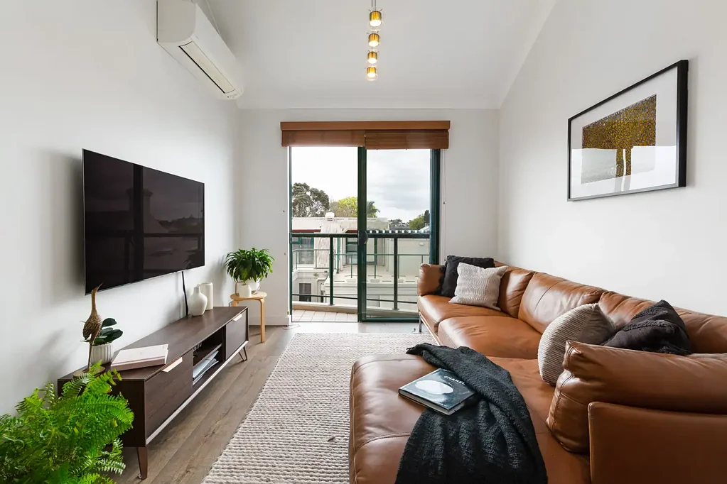 Leichhardt 2房 朝北两层休憩寓所，享有城市景观 North-Facing Two-Level Retreat with City Views