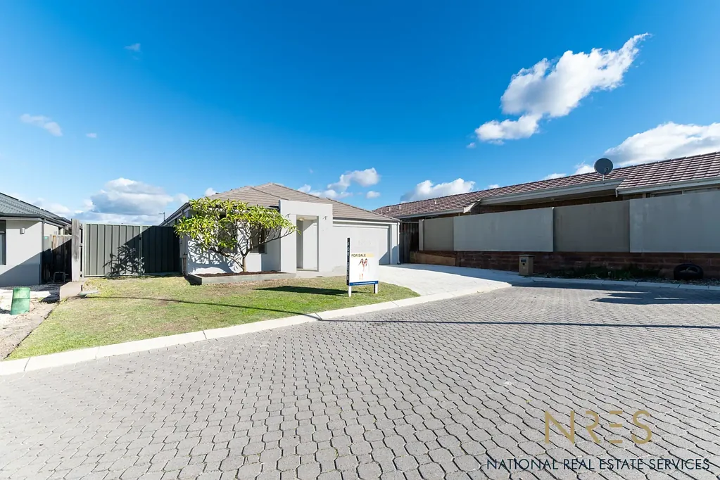 Ellenbrook 3 Slaapkamer Hidden Gem with Rare Rear Access, Caravan Parking & Huge Workshop/Shed