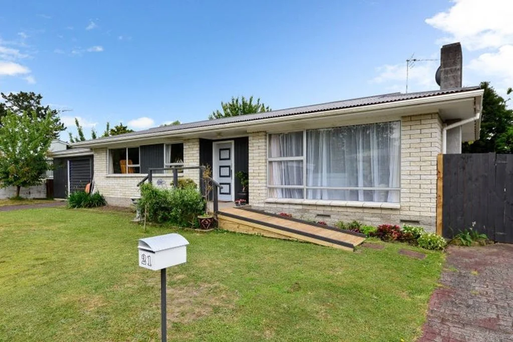 21 Brookbank Place, Glenview, Hamilton, Waikato