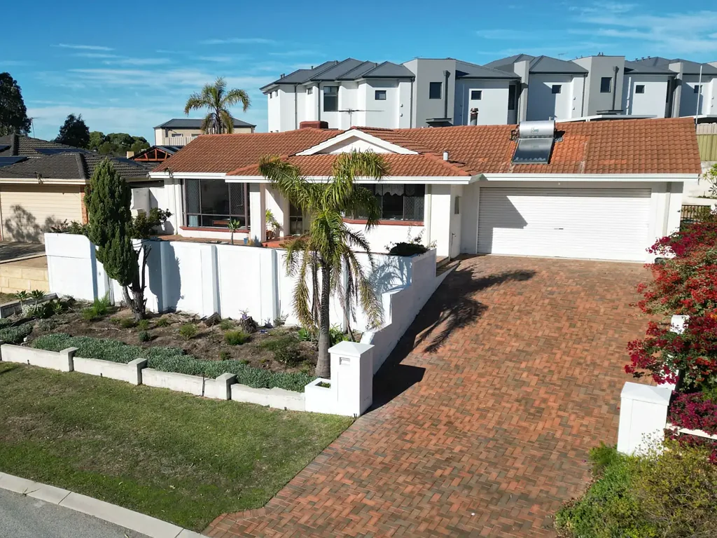 Yanchep 3침실 Elevated Entertainer with Pool in Prime Yanchep Location