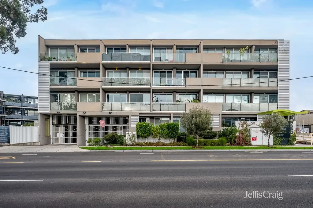 Stylish Two-Bedroom Apartment in Landmark Fairfield Development – Parkside Living
