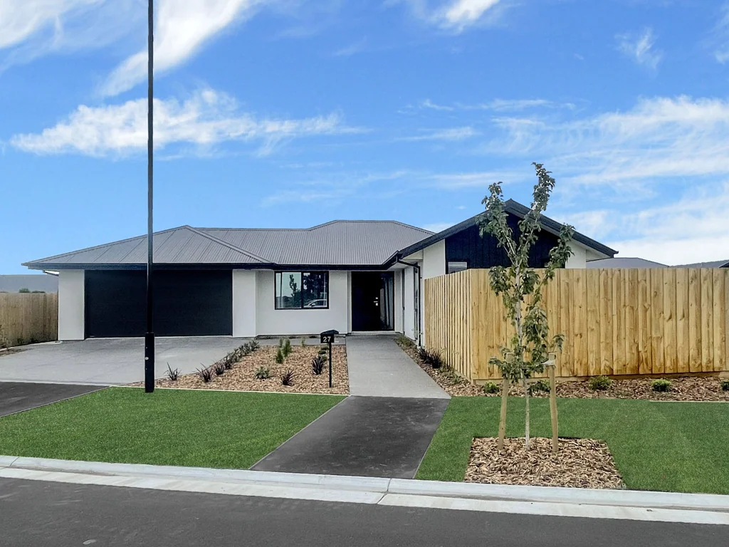 Spacious 3 bedroom home - finished immaculately!