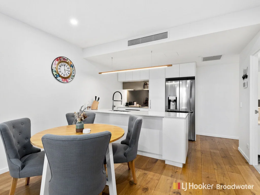 207/110 Frank Street, Labrador, QLD 4215