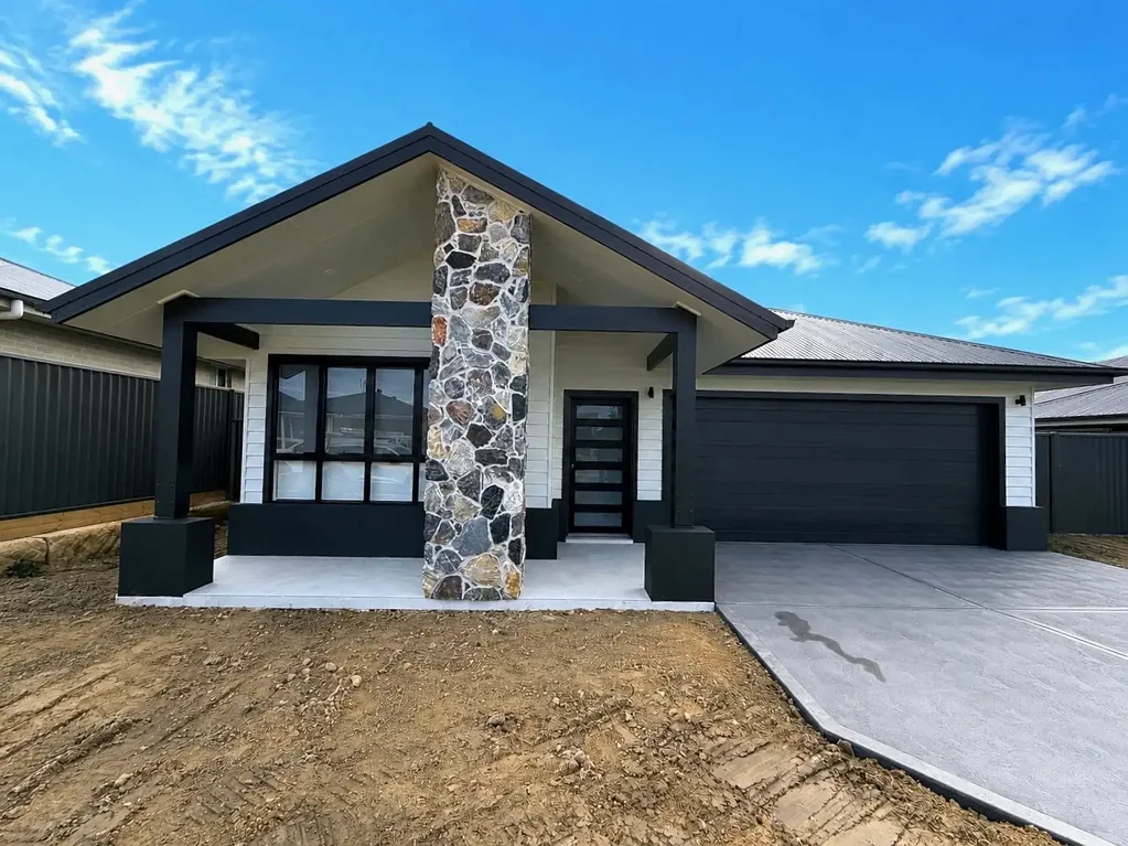 Modern Family Home In Watagan Park Estate