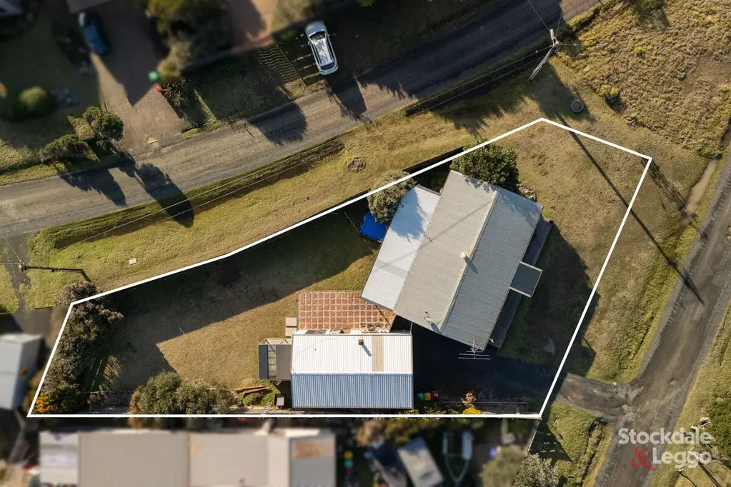 2 Bruce Avenue, Surf Beach, VIC 3922