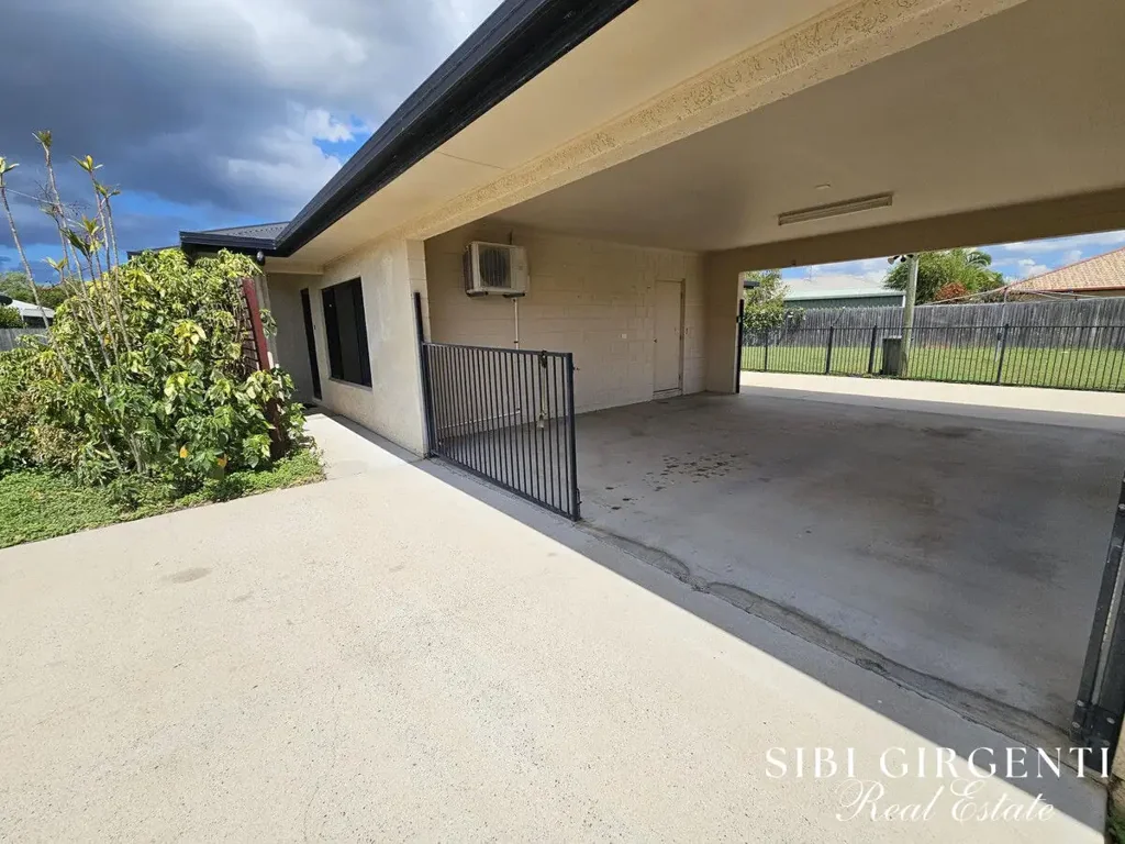 Mareeba 3房  Stylish, Solid and Central - 3 Bedroom home in Mareeba