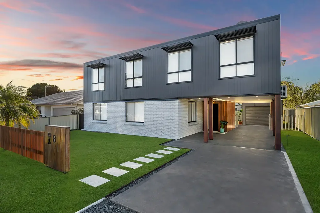 Toukley 4 Bedroom Coastal sophistication meets family functionality