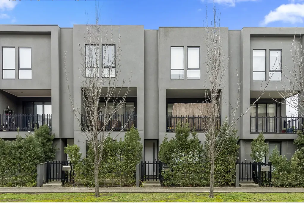 Maidstone 2房 现代两卧室+书房住宅，坐落于宁静私密地段 Contemporary Home with Two-Bed + Study in a Quiet Private Location