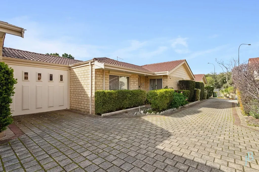 South Perth 3침실 Appealing 3 Bedroom Villa - Comfort, Convenience and Value