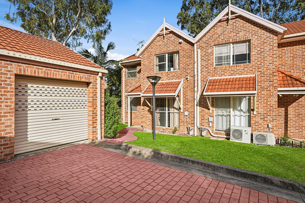 Blacktown 3房 优越地段，宁静便利！ Prime Location, Peace & Convenience!