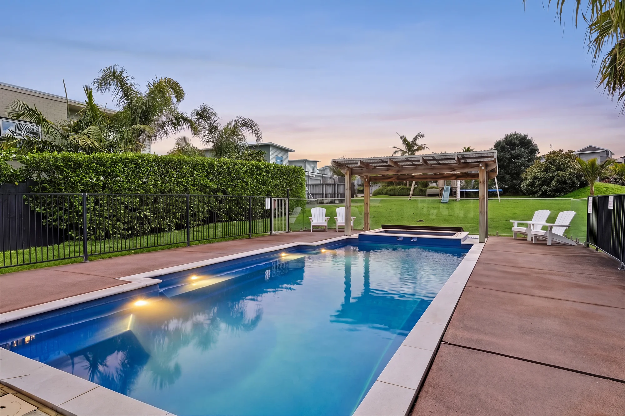 Orewa 4 Bedroom Pool. Tennis. Basketball. Repeat.