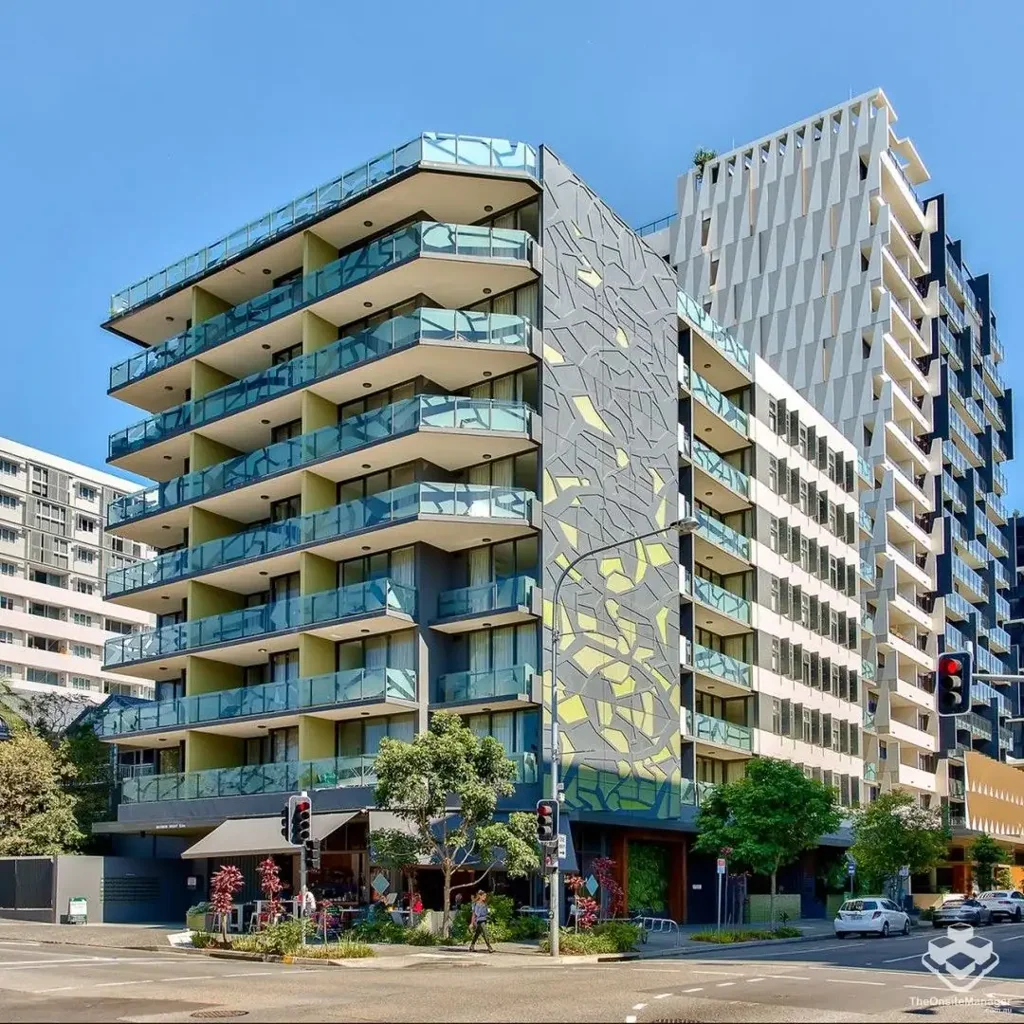 SPACIOUS 2BED/2BATH/FULLY FURNISHED UNIT - 1CARPARK