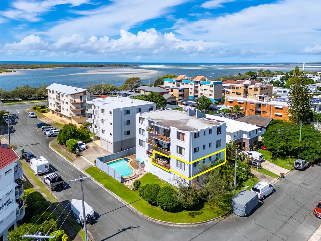 Golden Beach 2ห้องนอน COASTAL CHARM, JUST STEPS FROM THE WATER