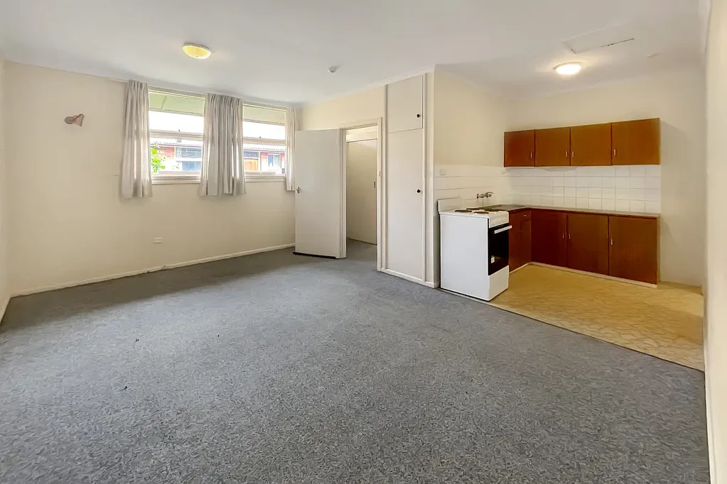 2 bedroom unit located close to the snowy hydro center