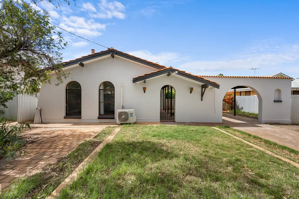 15 Salisbury Road, South Kalgoorlie, WA 6430
