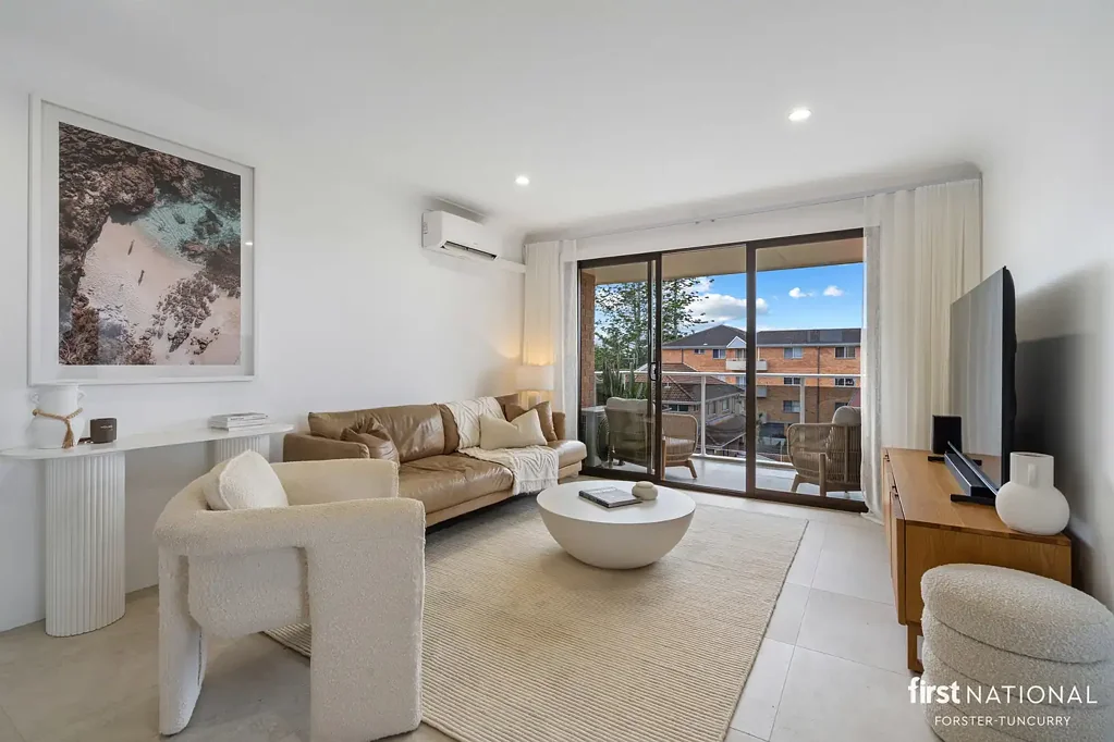 Tuncurry 2Kwarto Modern, Low-Maintenance Living with Lake Views in a Fantastic Tuncurry Location