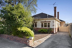 245 Bambra Road, Caulfield South