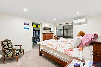 24 Yorkshire Crescent, Mount Warren Park, QLD 4207, 3房, 2浴, House