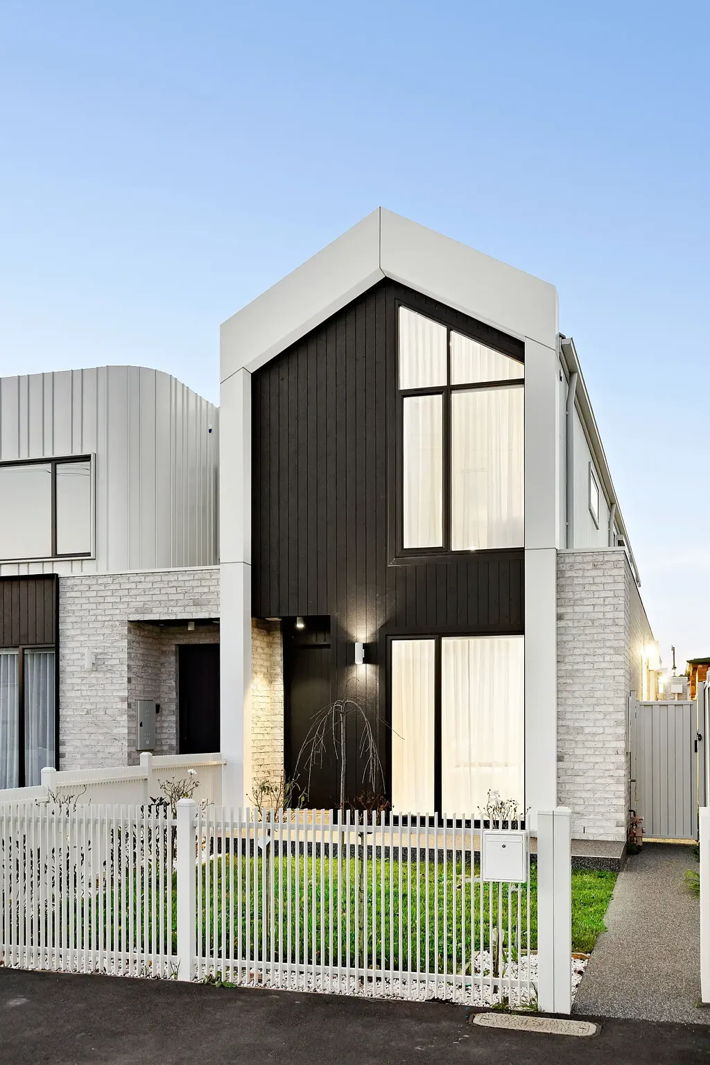Coburg 4ਬੈੱਡਰੂਮ Unique and Unrivalled Family Luxury